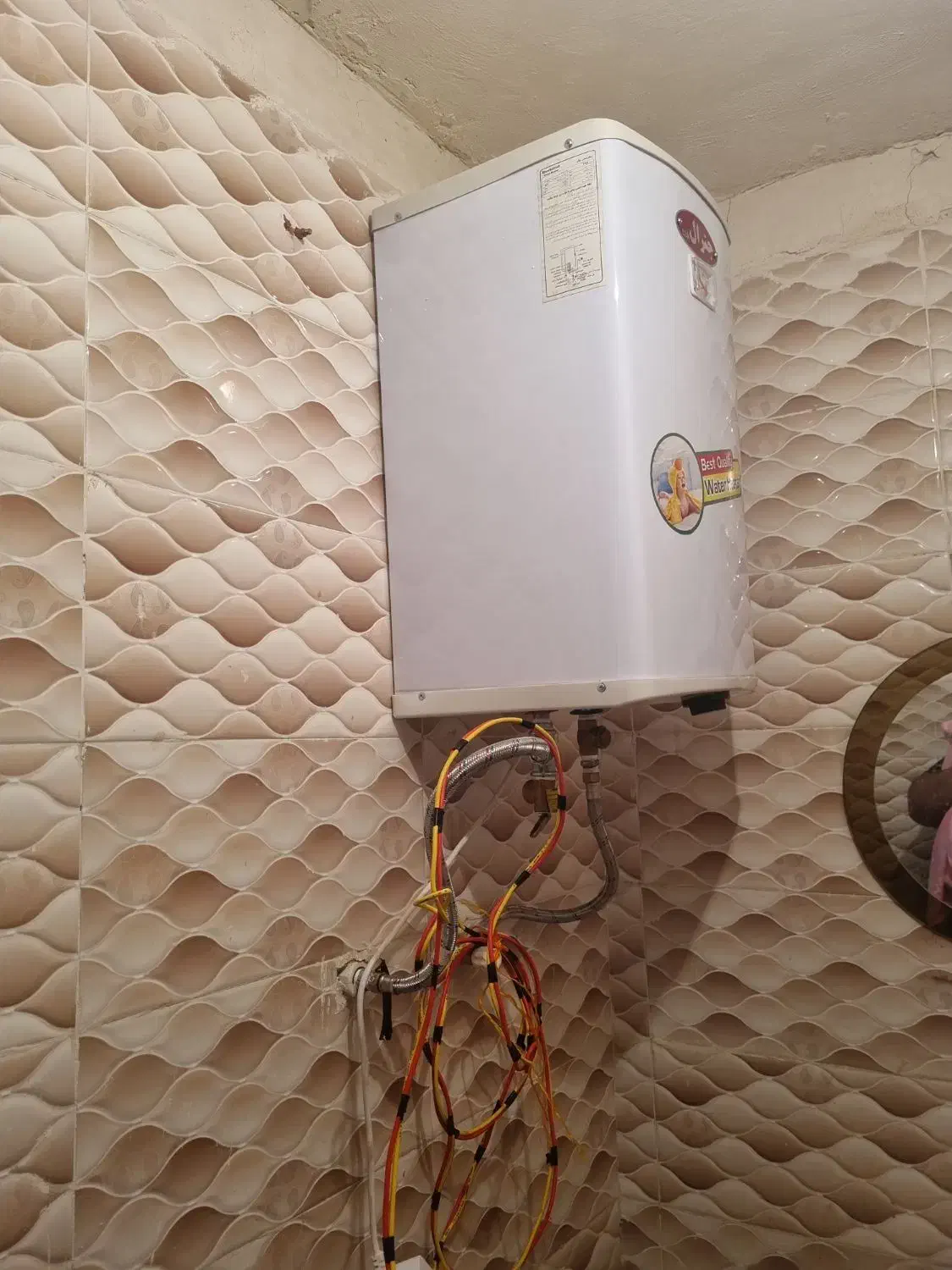 خانه ویلایی داری آب وبرق و سند محضری|فروش خانه و ویلا|قلعه گنج, |دیوار