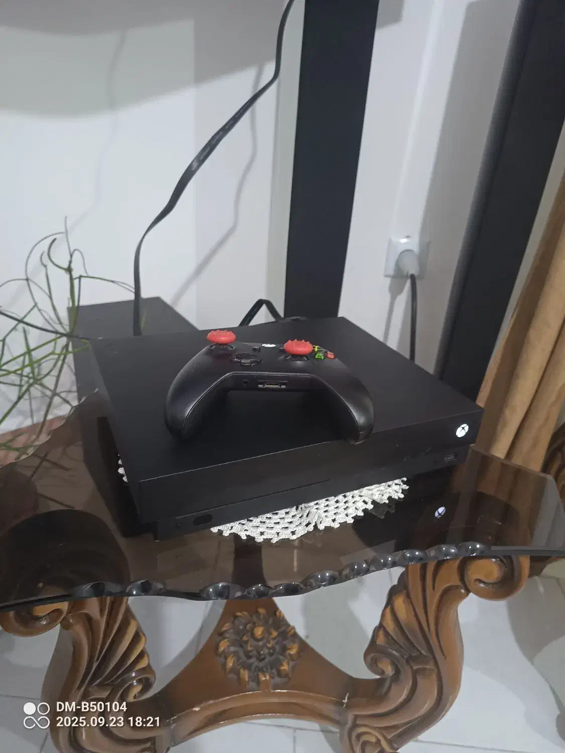 XBOX ONE X|کنسول، بازی ویدئویی و آنلاین|ساری, |دیوار
