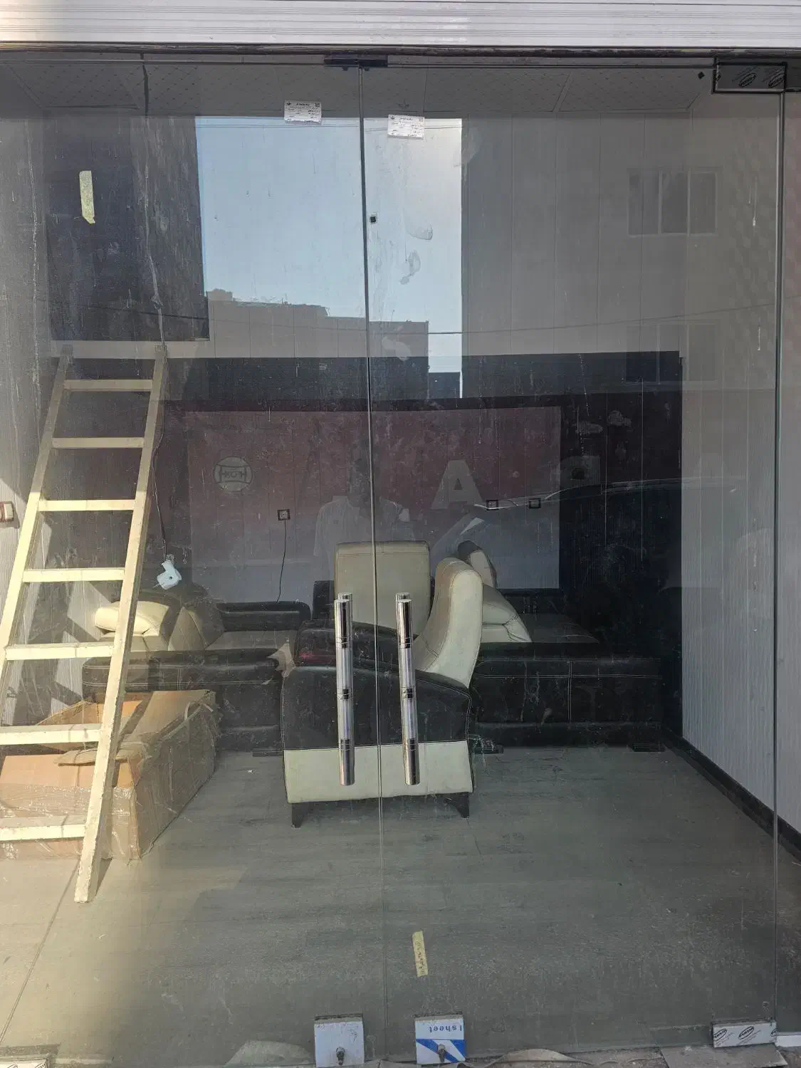 اجاره مغاره پلاک دو روبرو باشگاه هفت تیر|اجارهٔ مغازه و غرفه|بندرعباس, |دیوار