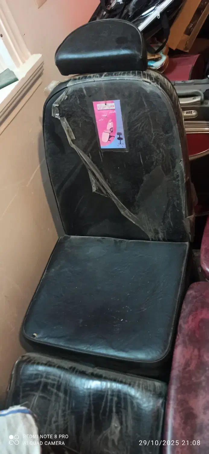 دو عدد صندلی ارایشگری|آرایشگاه و سالن‌های زیبایی|یزد, |دیوار