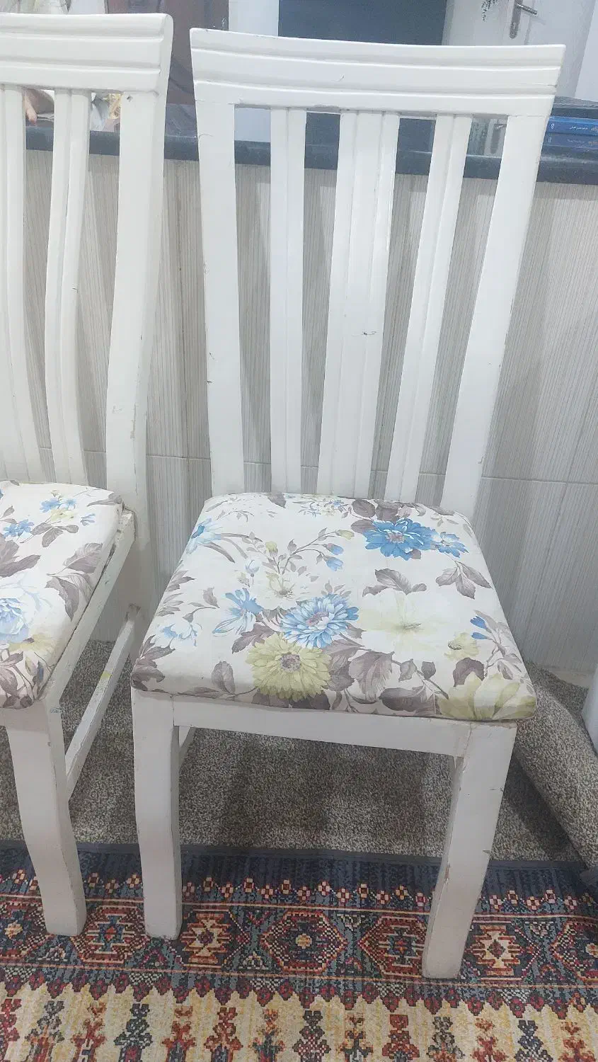 ۳ عدد صندلی چوبی|صندلی و نیمکت|جم, |دیوار