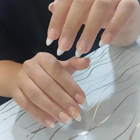 کاشت ناخون|خدمات آرایشگری و زیبایی|مشگین شهر, |دیوار