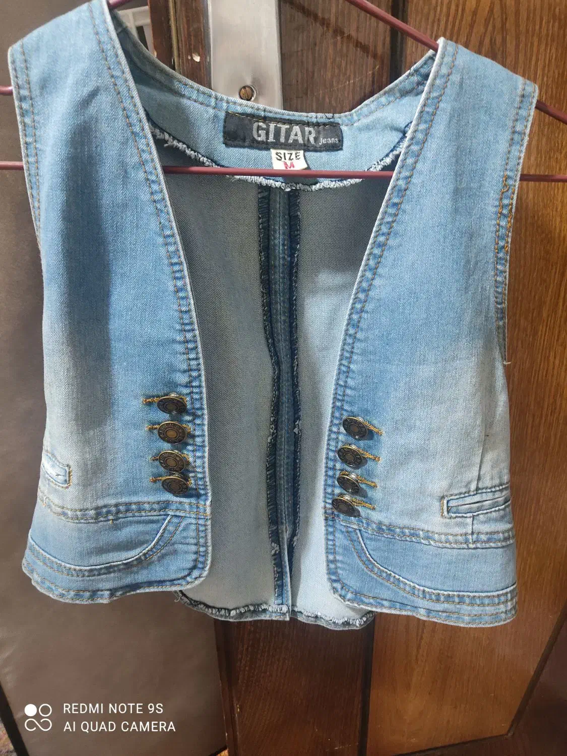 لباس مجلسی|لباس|شاهینشهر, عطار|دیوار