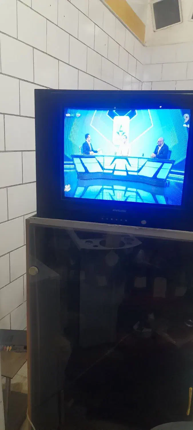 تلوزیون ۲۱ اینچ|تلویزیون و پروژکتور|یزد, |دیوار