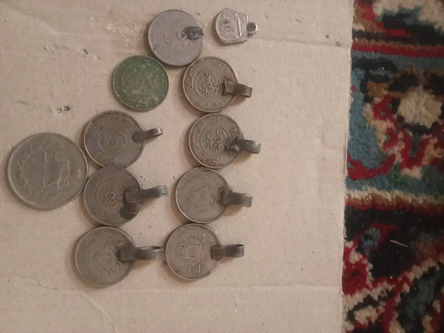 تعدادی سکه قدیمی|کلکسیون سکه، تمبر، اسکناس|پیشوا, |دیوار