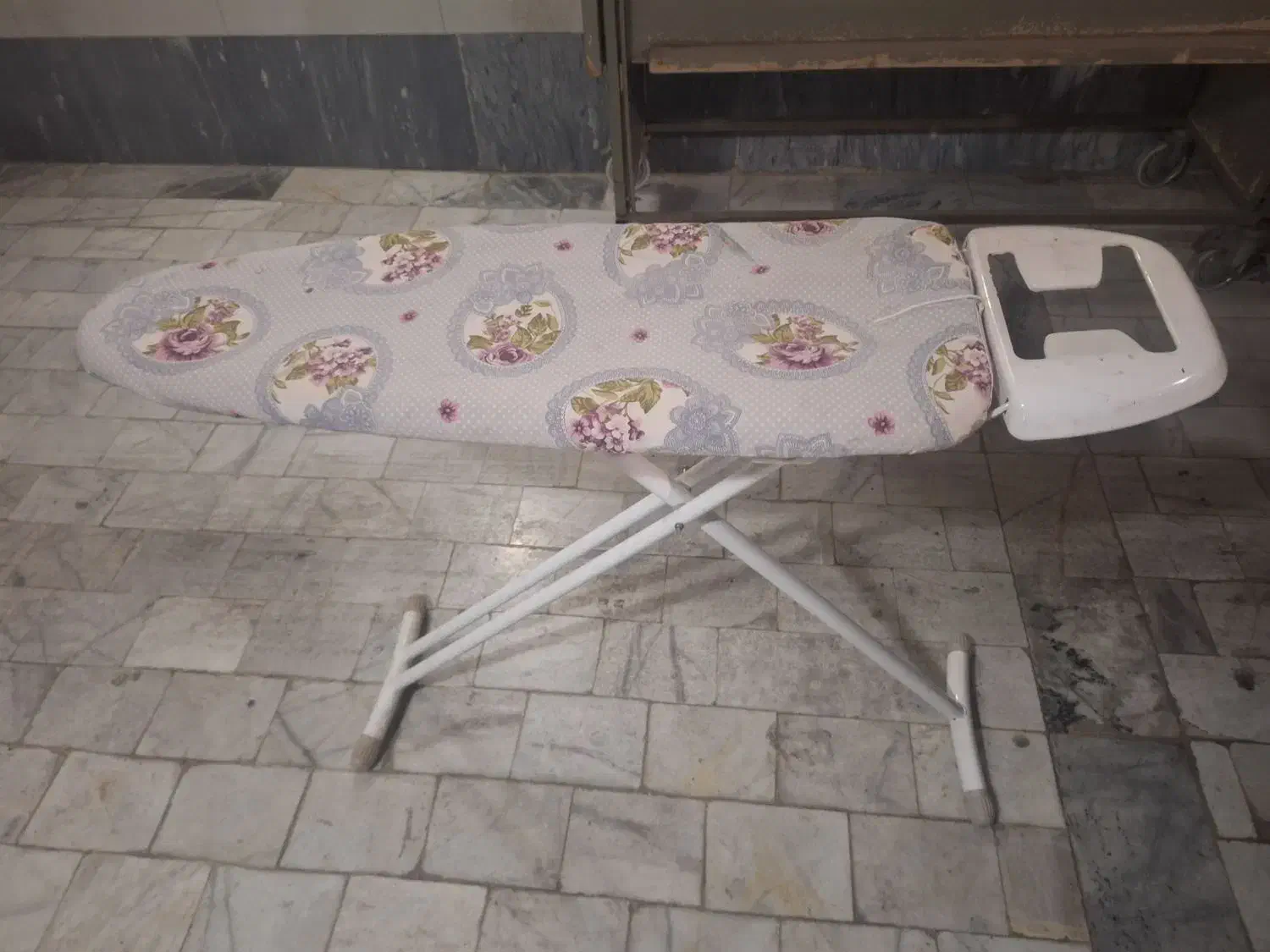 میز اتو ایستاده|اتو و لوازم اتو|کرج, ساسانی (قلمستان)|دیوار