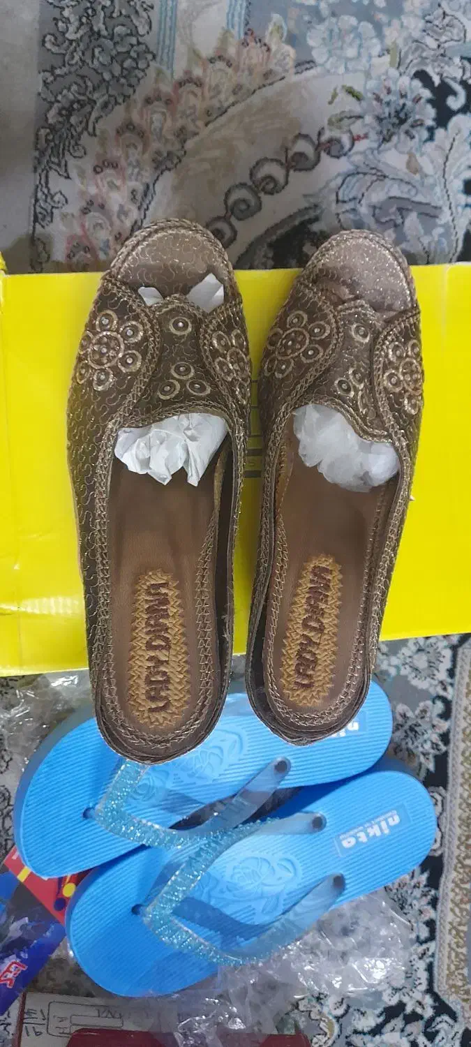 کفش|کیف، کفش، کمربند|اصفهان, سرتاوه|دیوار