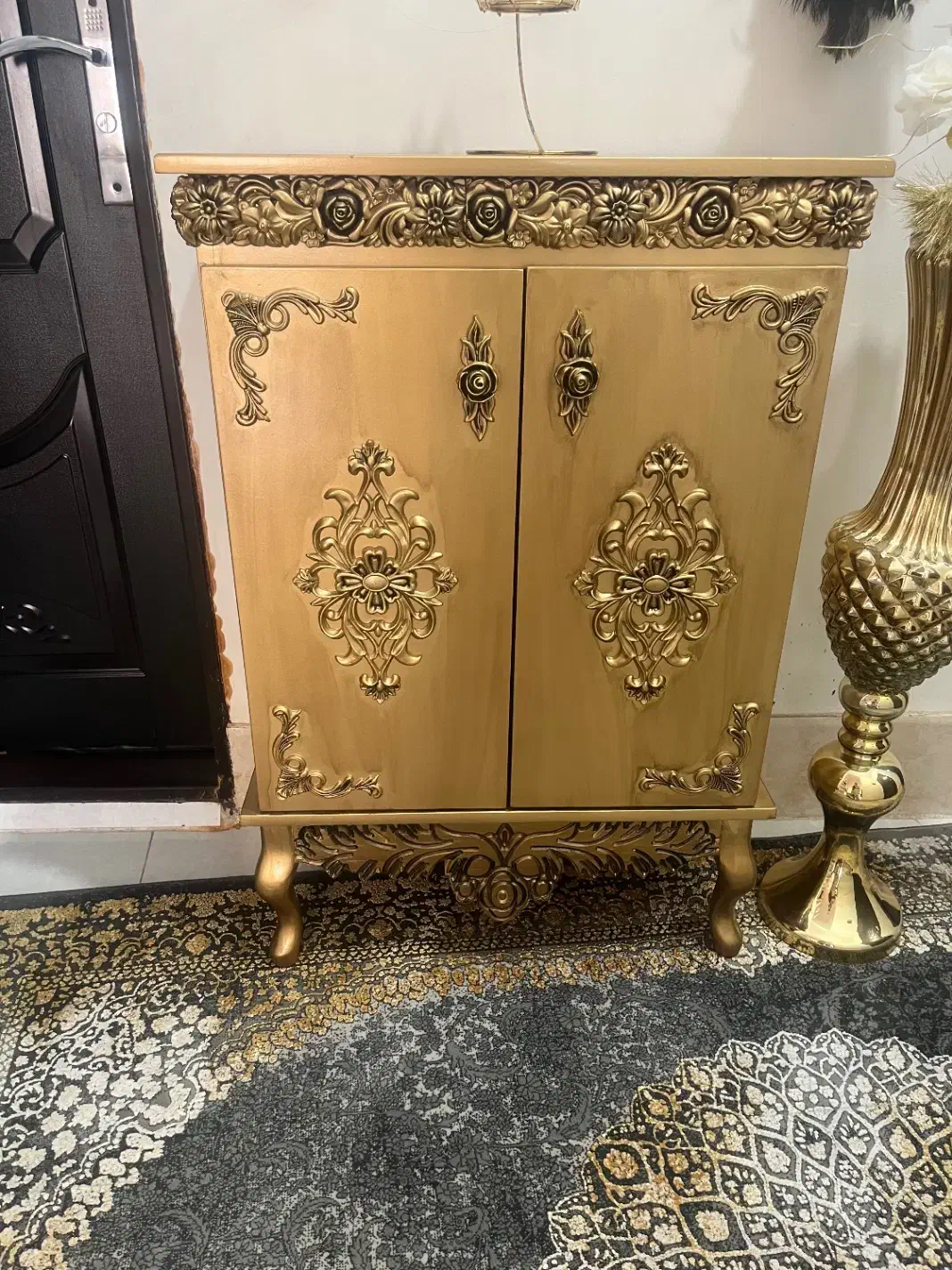 جاکفشی|جاکفشی، کمد، دراور|تربتحیدریه, دیزقند|دیوار