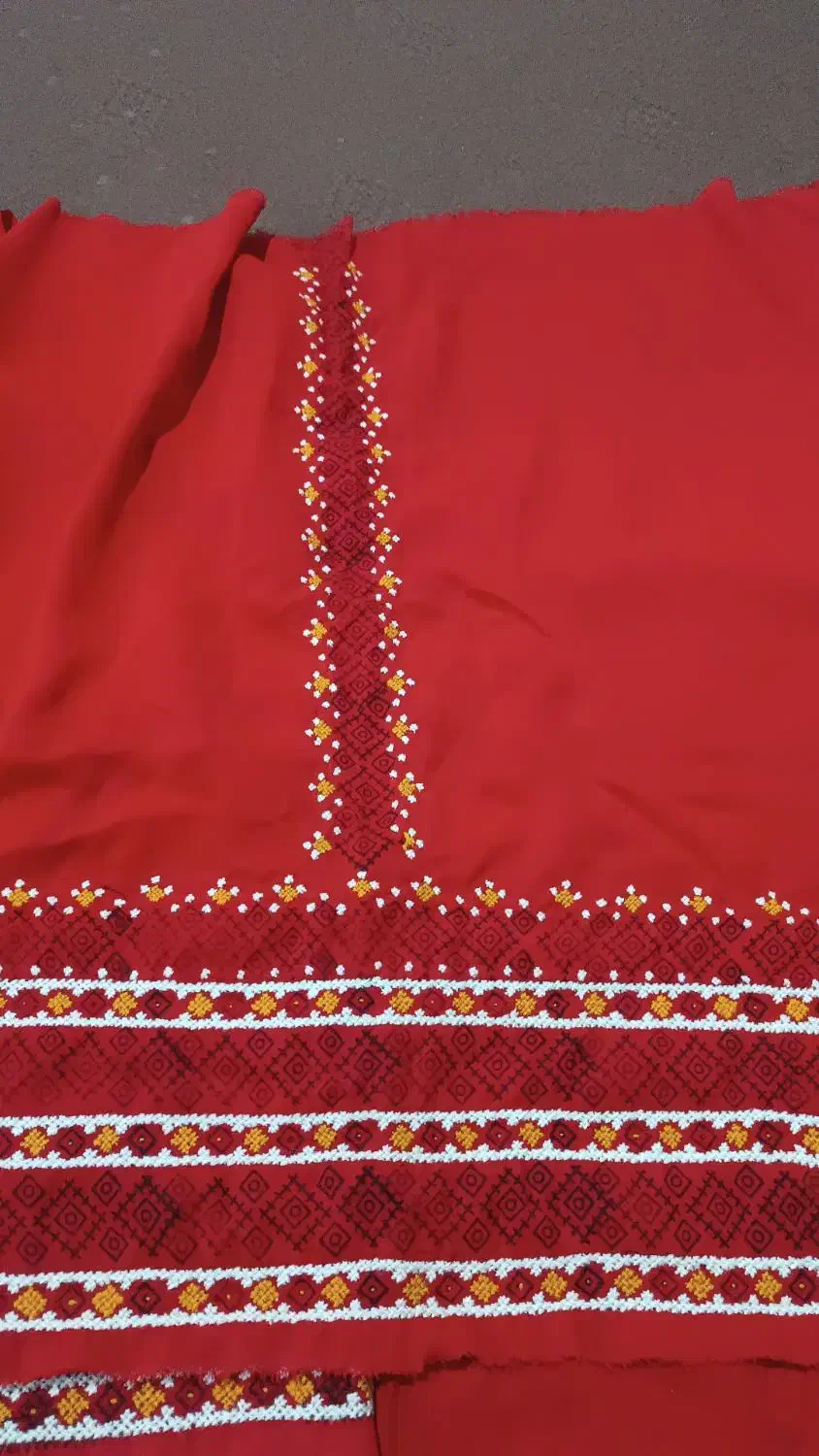 لباس پلیواری|لباس|بمپور, |دیوار