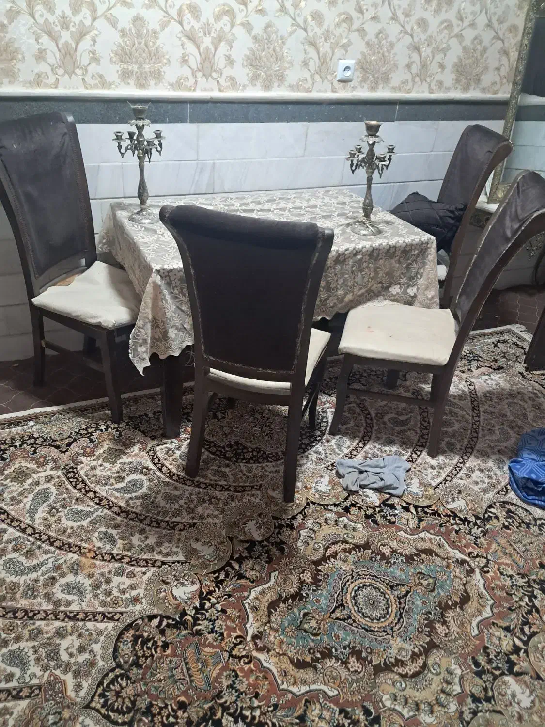 میز ناهار خوری|میز و صندلی غذاخوری|قم, امامزاده ابراهیم|دیوار