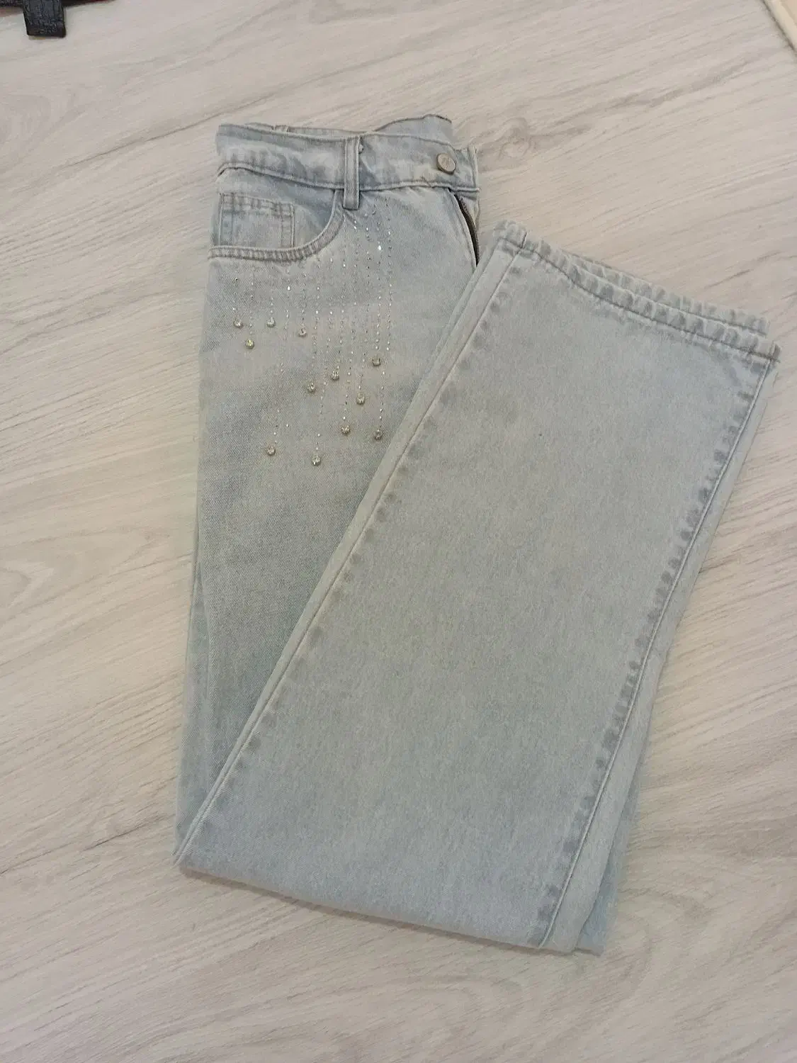 پالتو چرم ترک، و شلوار|لباس|بازرگان, |دیوار