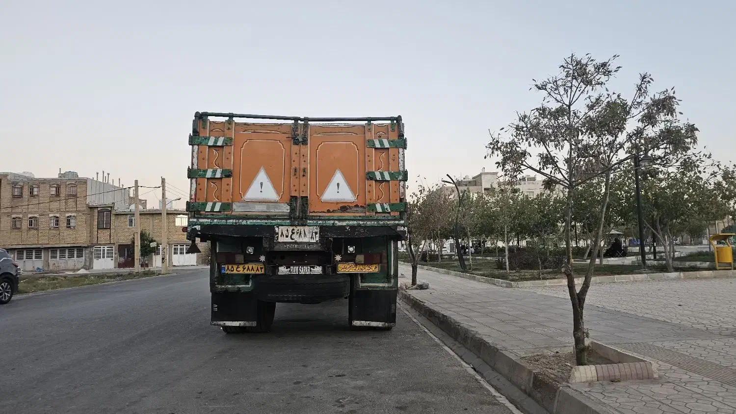 تک باری ۱۹۷۷|خودرو سنگین|مرودشت, فاز دوم شهرک فرهنگیان|دیوار
