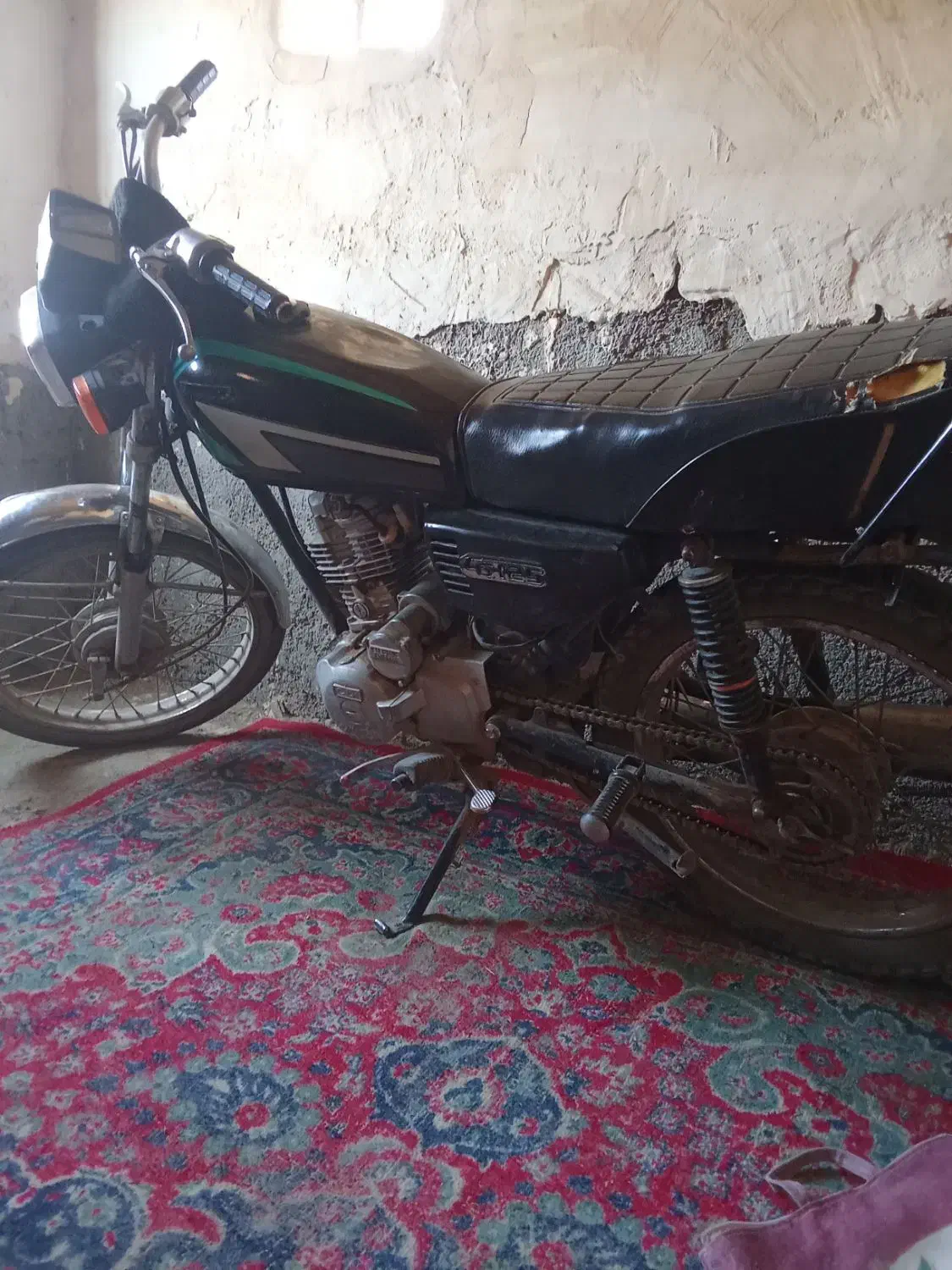 موتور سیکلت|موتورسیکلت|تربت جام, میان جام|دیوار