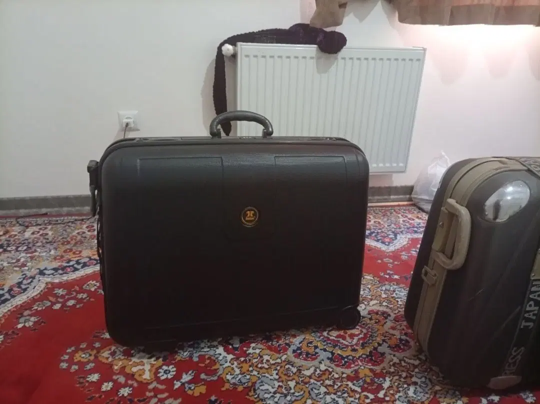 چمدان|کیف، کفش، کمربند|پرند, فاز ۶|دیوار