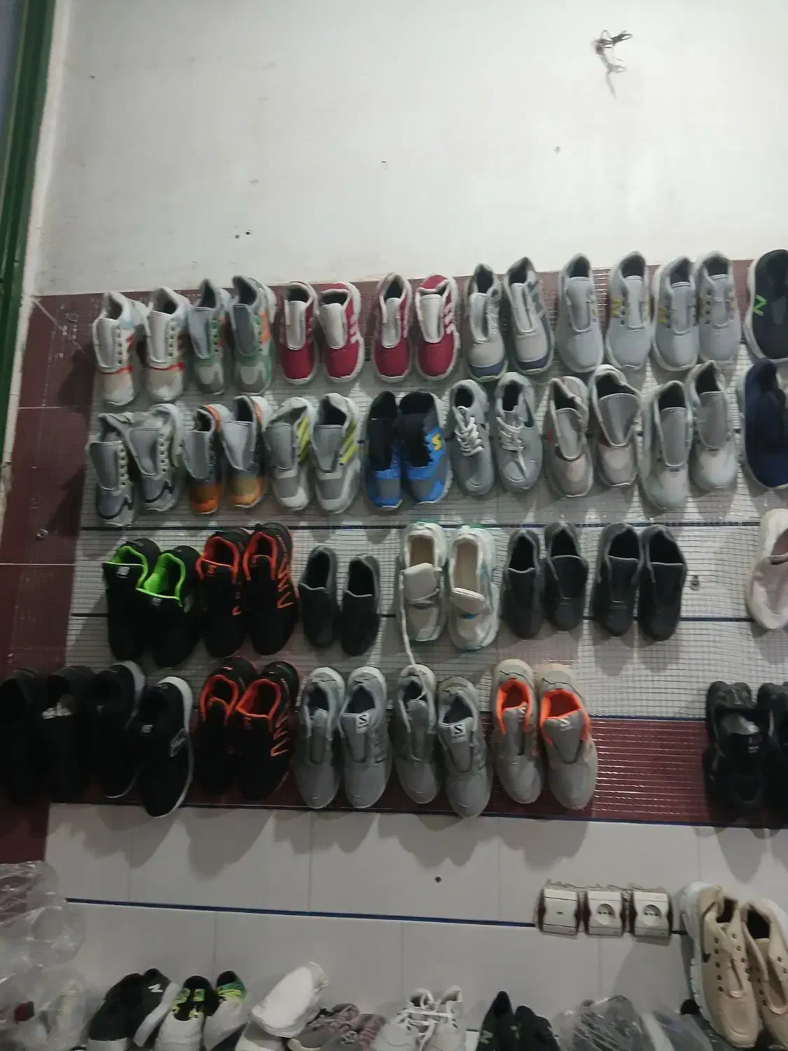 انواع اقسام کفش باقیمت های مناسب|کیف، کفش، کمربند|فلاورجان, |دیوار