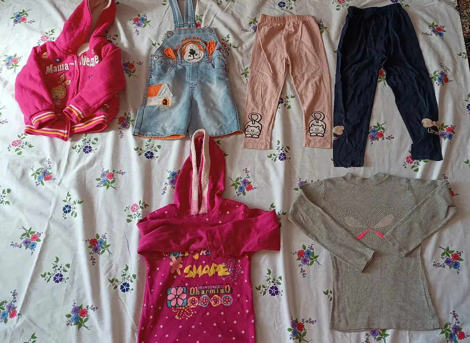 تعدادی لباس دخترانه همه با هم با قیمت مناسب|کفش و لباس بچه|کرمان, |دیوار