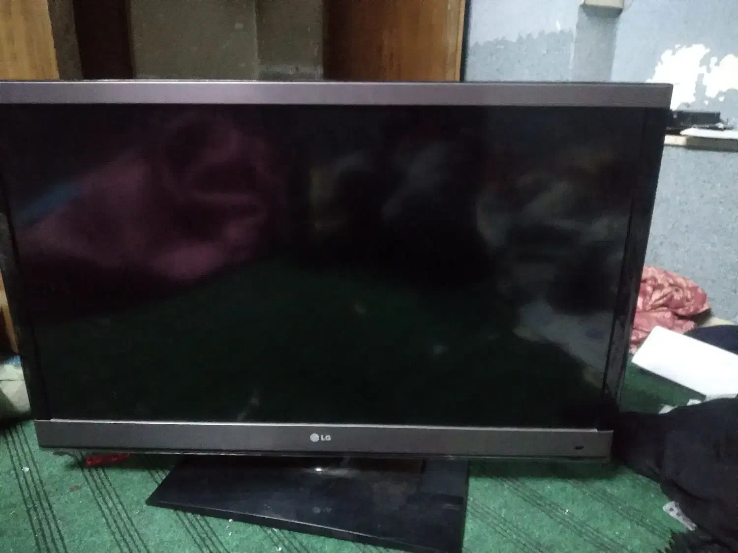 تلویزیون ال سی دی|تلویزیون و پروژکتور|کرمان, |دیوار