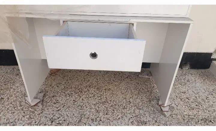 میز تحریر یا کامپیوتر با تخفیف|میز تحریر و کامپیوتر|شیراز, پودنک|دیوار