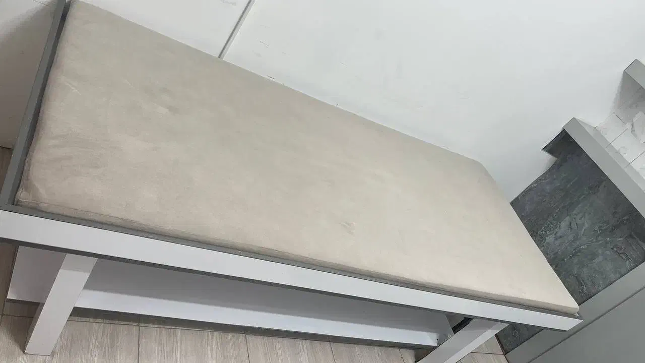 تخت سالن زیبایی|آرایشگاه و سالن‌های زیبایی|بیرجند, |دیوار