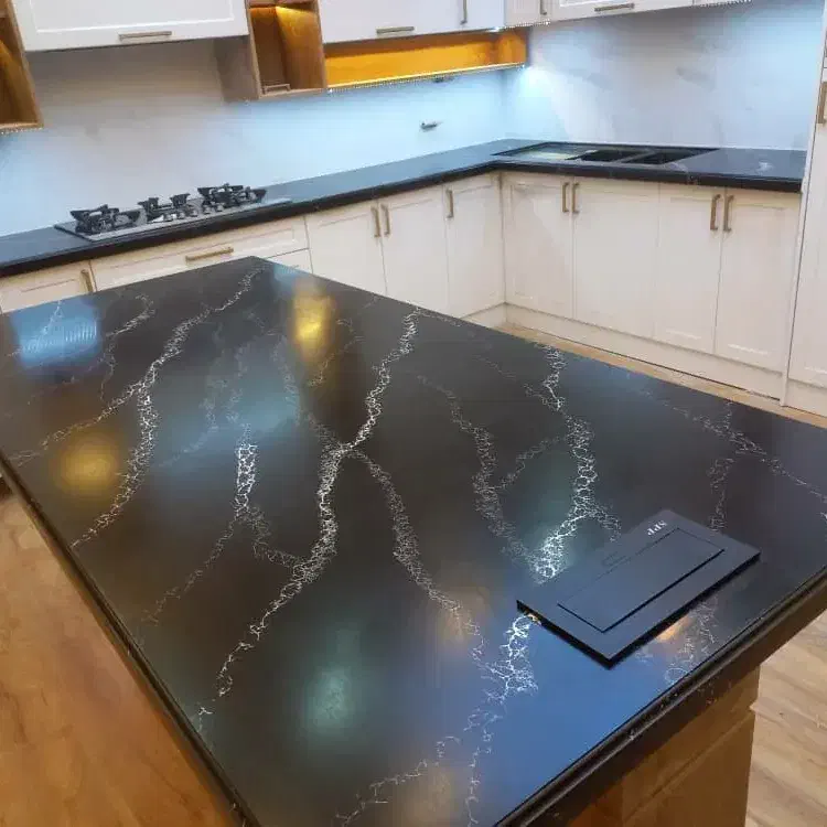 نیروی جوان جهت کار در گارگاه صفحات کابینت|استخدام معماری، عمران و ساختمانی|قم, کلهری|دیوار