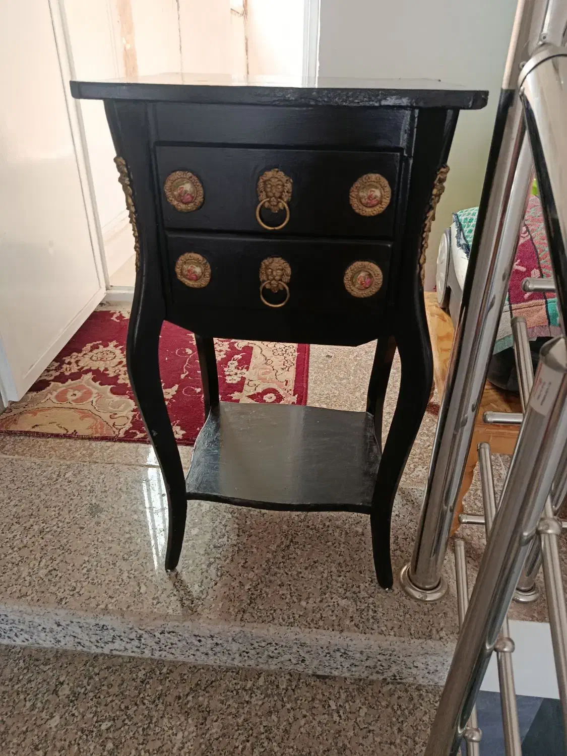 میز تلفن|میز تلفن|قم, باغ شریفی|دیوار