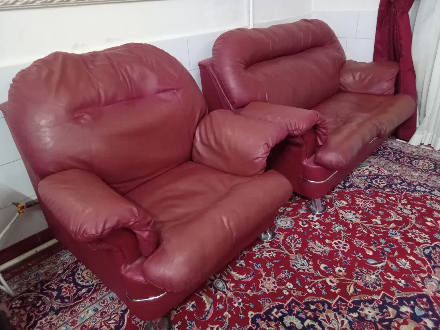 مبل چرم اصل نرم بارنگ خاص|مبلمان خانگی و میز عسلی|میانه, |دیوار