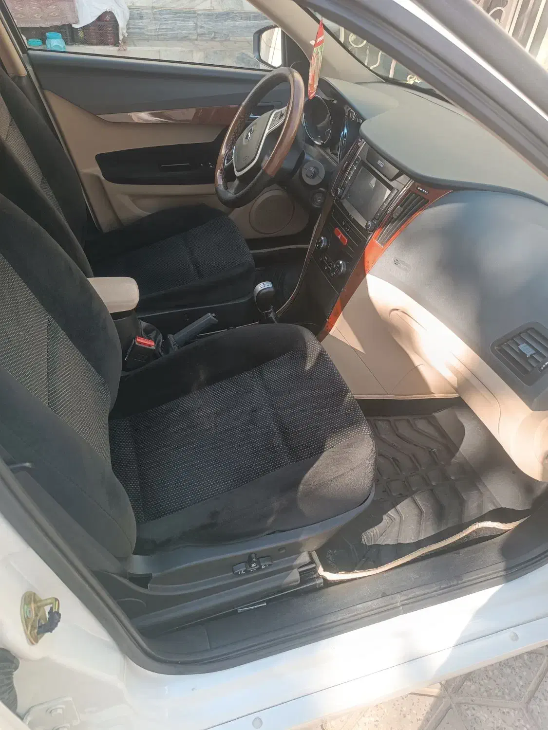 دنا پلاس تیپ 2مدل 401کم کار|خودرو سواری و وانت|بروجرد, |دیوار