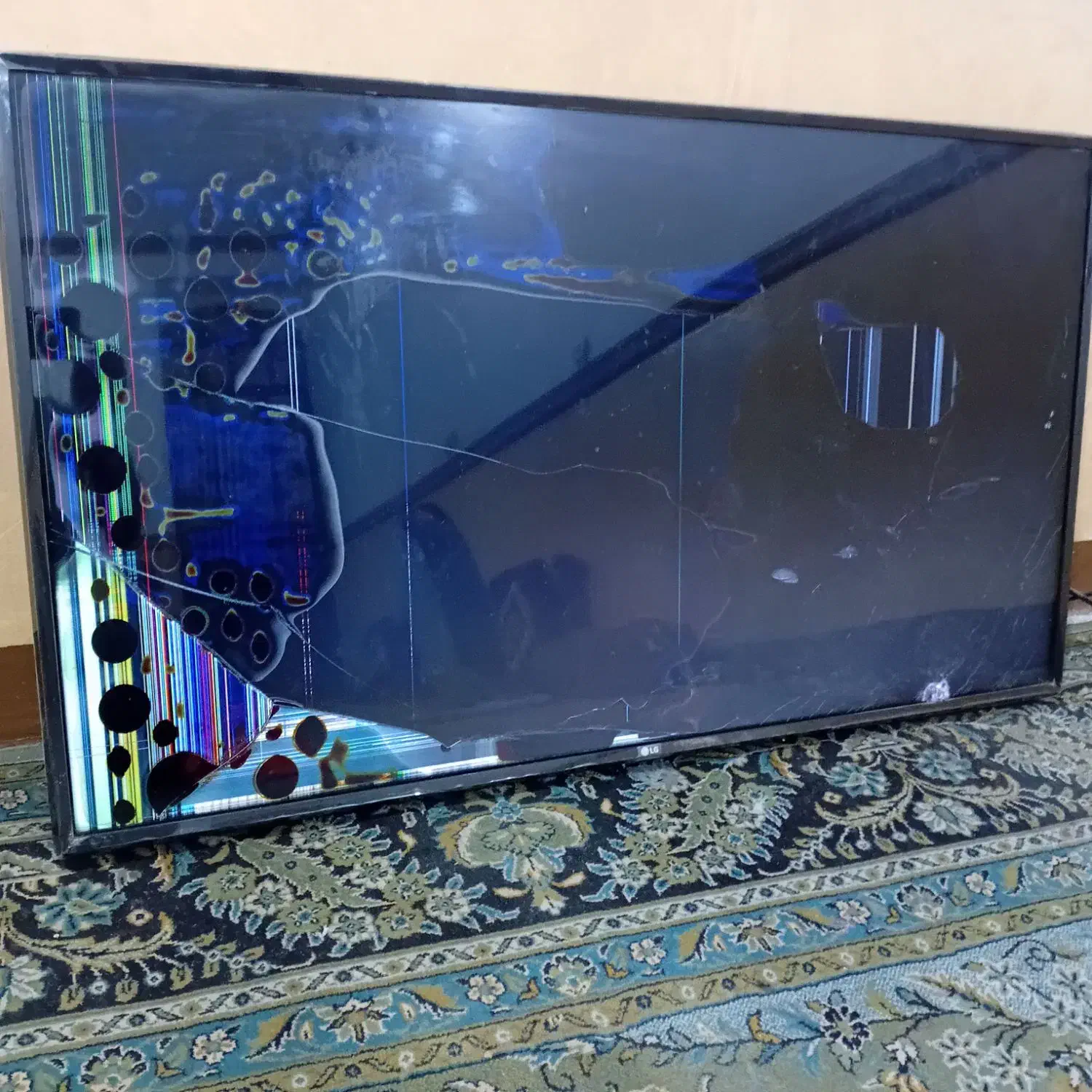 تلویزیون ۴۹ اینچ LG فور کی|تلویزیون و پروژکتور|شبانکاره, |دیوار