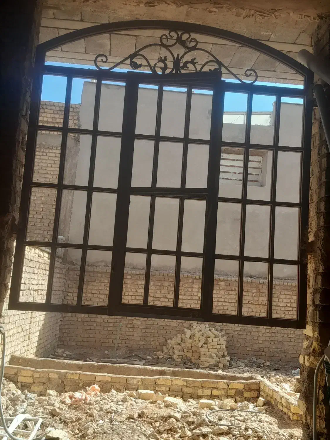 درب و پنجره آهنی|مصالح و تجهیزات ساختمان|صدرا-فارس, فاز ۱|دیوار