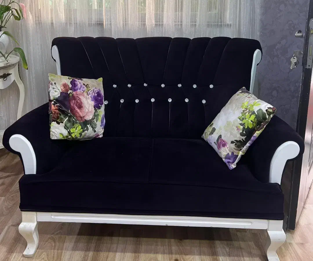 ست مبل ۷نفره شیک و نو بسیار تمیز و سالم|مبلمان خانگی و میز عسلی|خمام, |دیوار