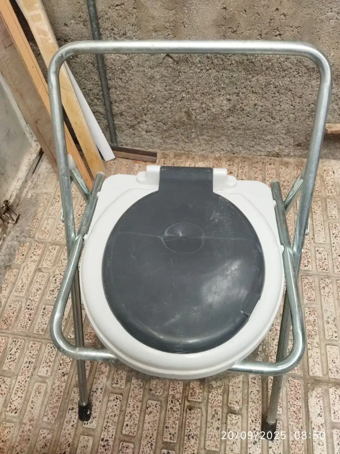 دستشویی فرنگی تاشو|لوازم سرویس بهداشتی|تبریز, |دیوار