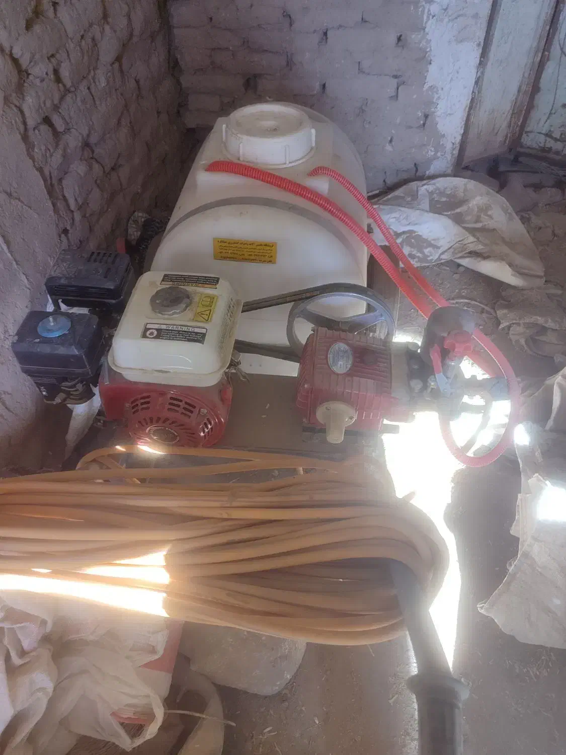 سم پاشی|ابزارآلات|مود, |دیوار