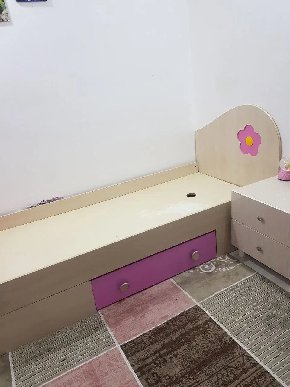 تخت و پا تختی|تخت و سرویس خواب|بانه, |دیوار