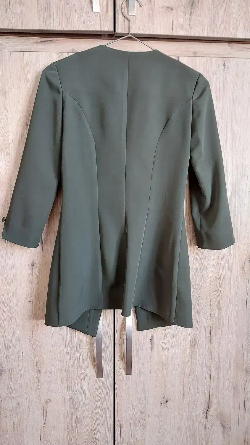 کت دخترانه یشمی سایز ۳۸ بسیار تمیز|لباس|اصفهان, ملکشهر|دیوار