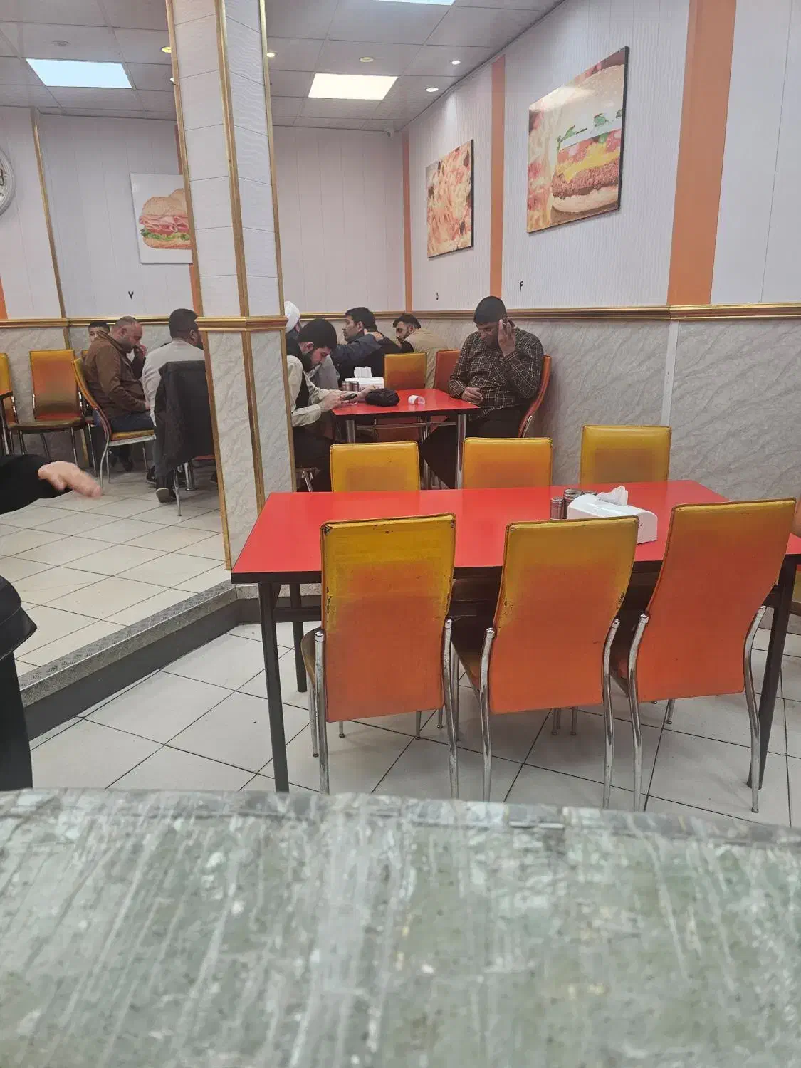 تعدادی میز وصالی دست دوم|کافی‌شاپ و رستوران|قم, عشقعلی|دیوار