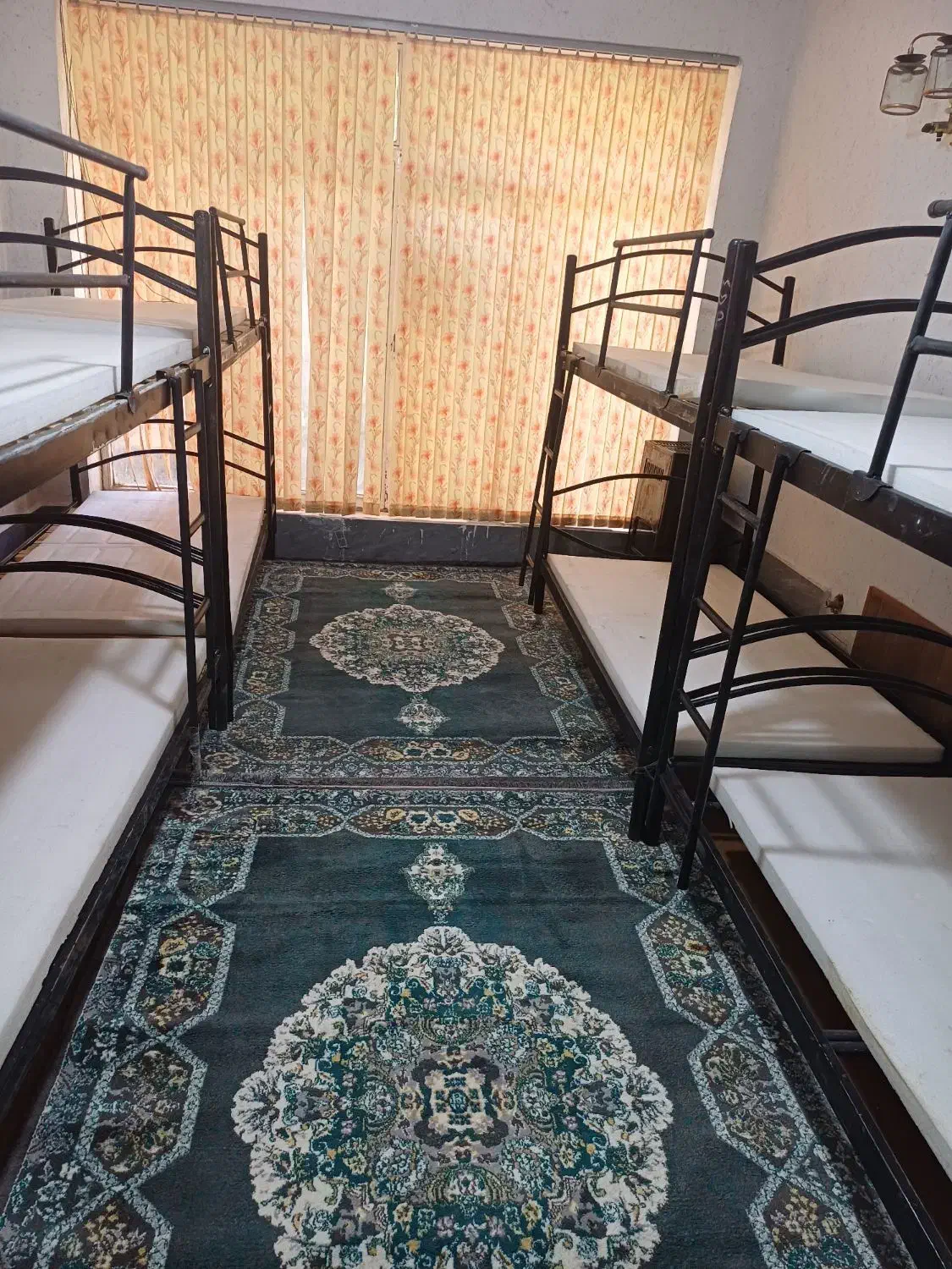 اجاره تخت خوابگاه دخترانه|اجارهٔ کوتاهمدت آپارتمان و سوئیت|شیراز, خلیلی|دیوار