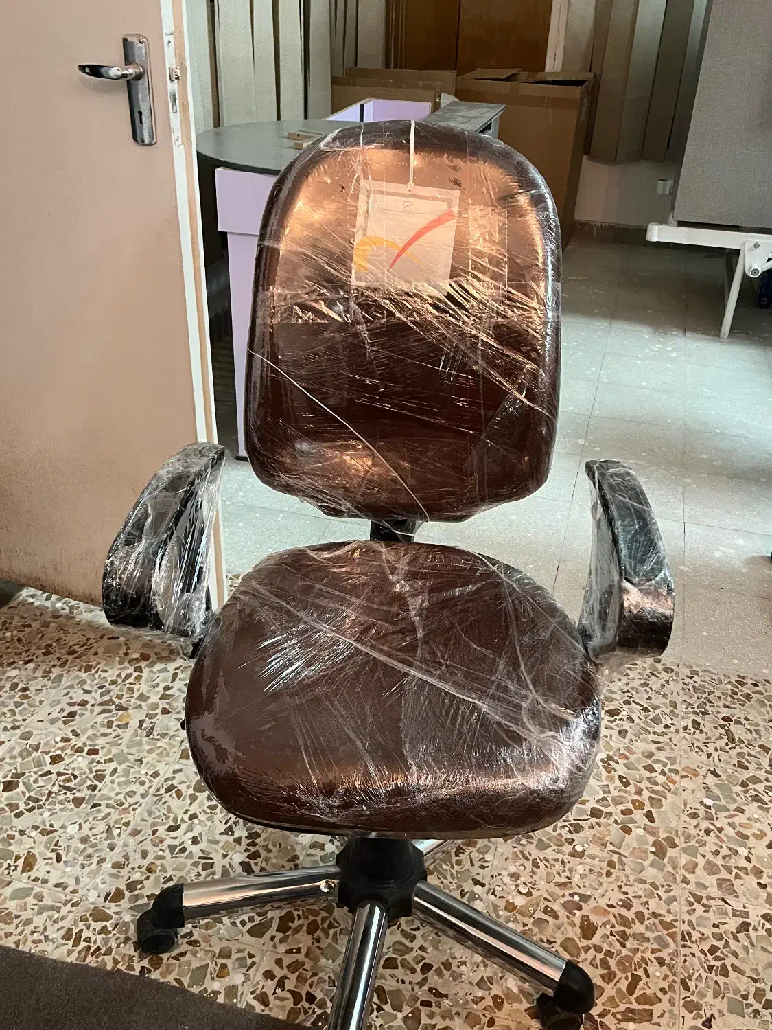 صندلی چرخدار|صندلی و نیمکت|کاشان, طالقانی|دیوار