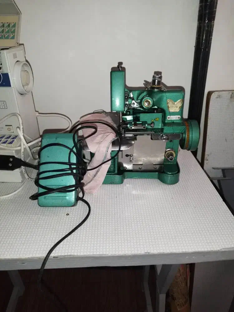 بعلت جابجایی میفروشم وگرنه فروختی نیست|چرخ خیاطی و ریسندگی|ارومیه, |دیوار