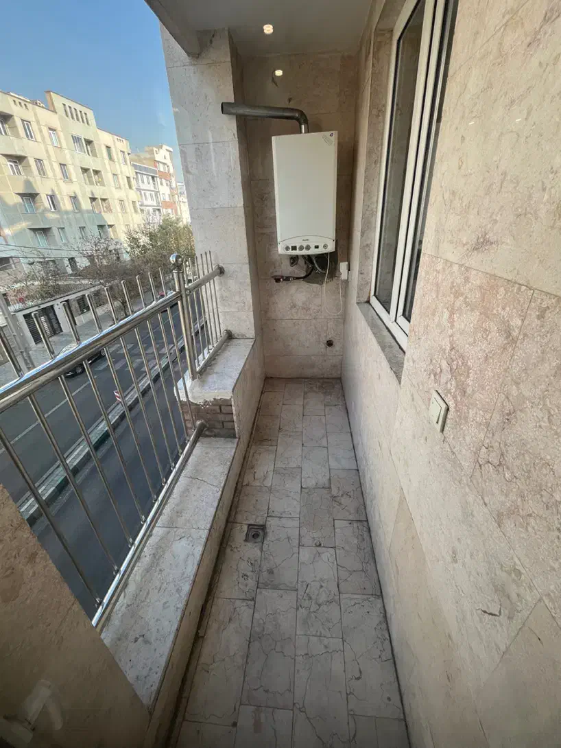 ۱۳۰ متر ۳ خواب ۶ ساله / پونک فکوری