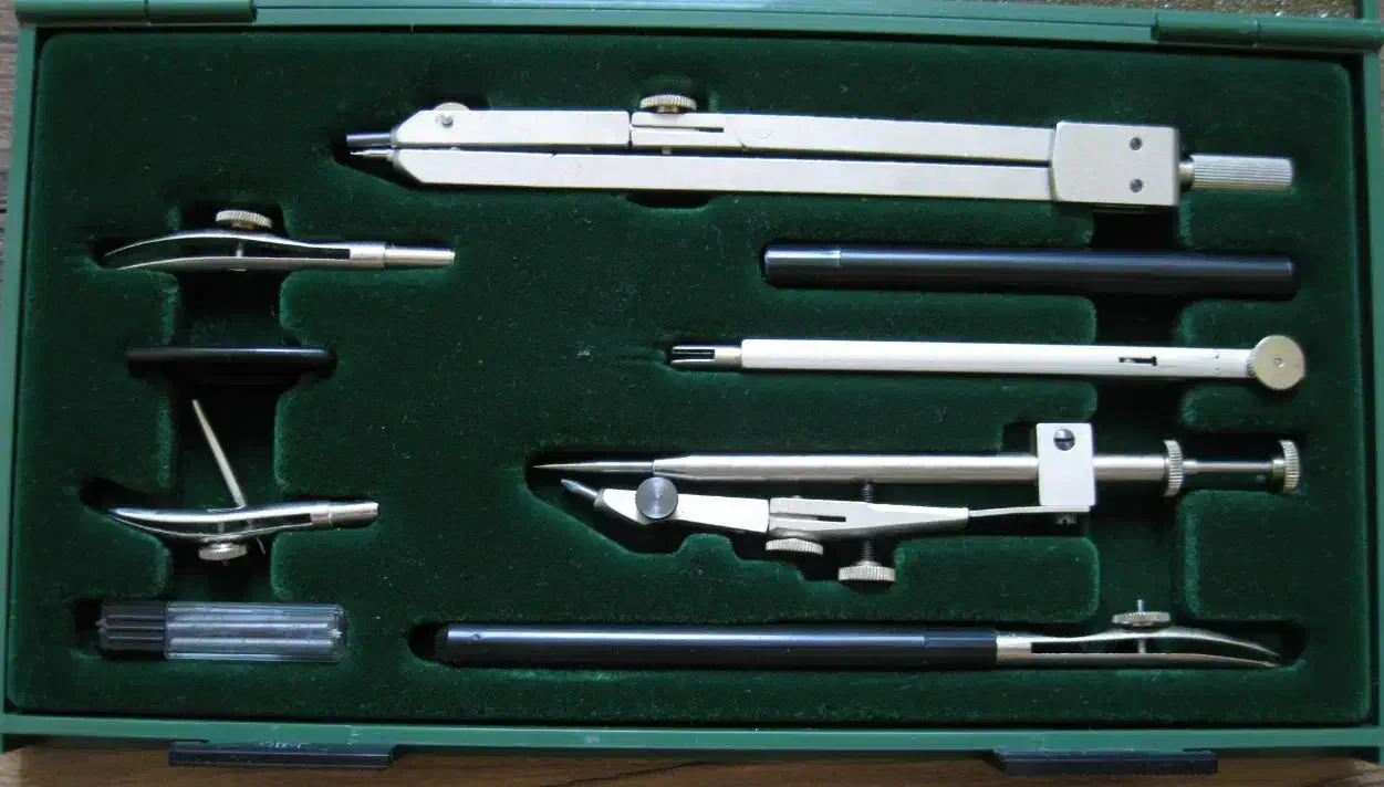 جعبه پرگار مهندسی کین-با کیفیت-نو + چند هدیه|لوازم التحریر|شیراز, عفیفآباد|دیوار