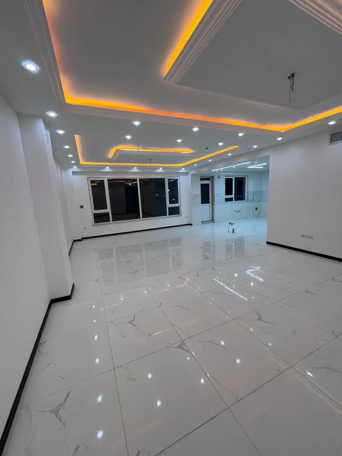 آپارتمان تک واحدی طبقه سوم|فروش آپارتمان|قروه, |دیوار