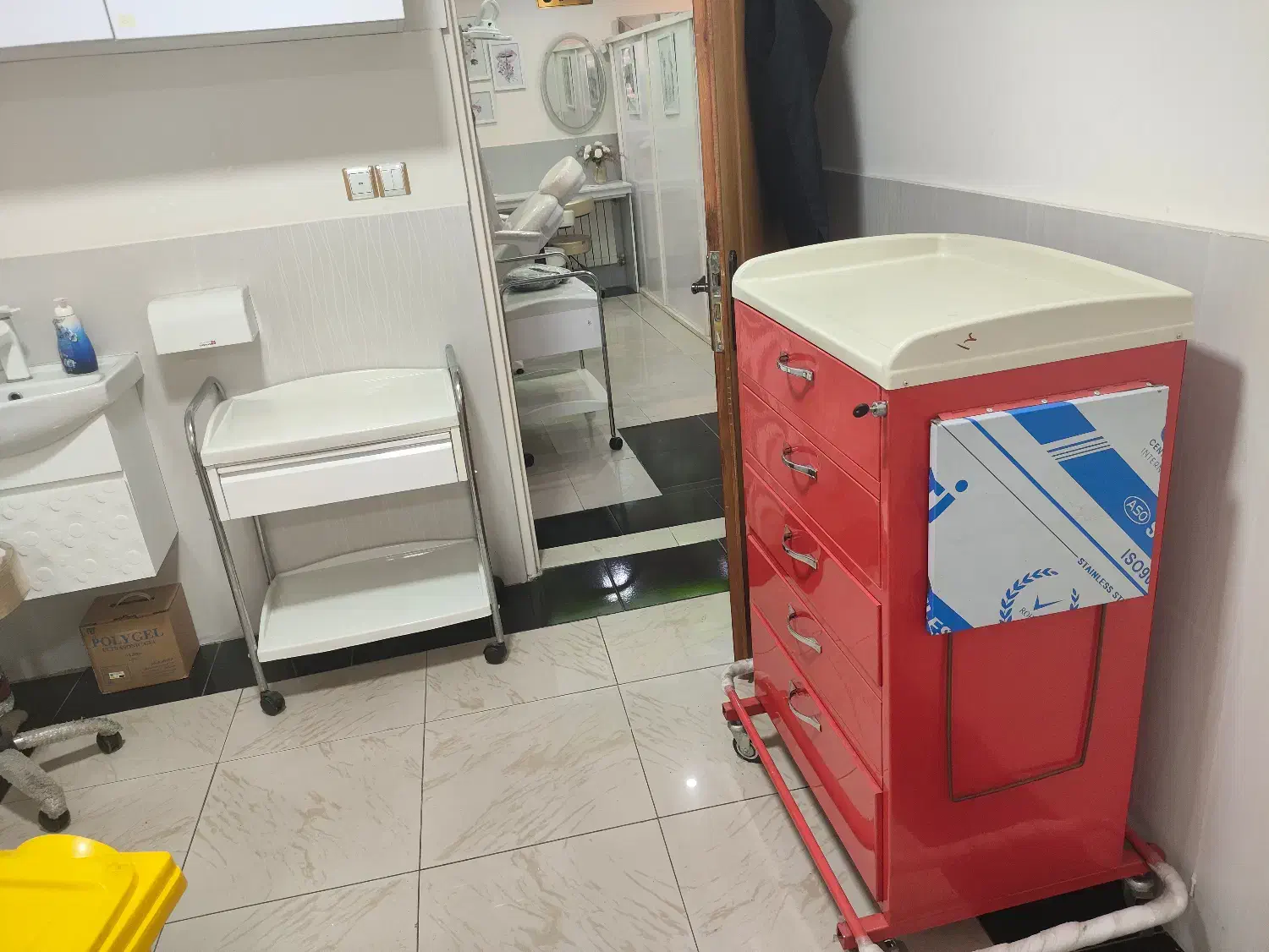 ادمین خانم پیراپزشکی همکاری اینستا نیازمندیم|استخدام درمانی، زیبایی، بهداشتی|گرگان, |دیوار