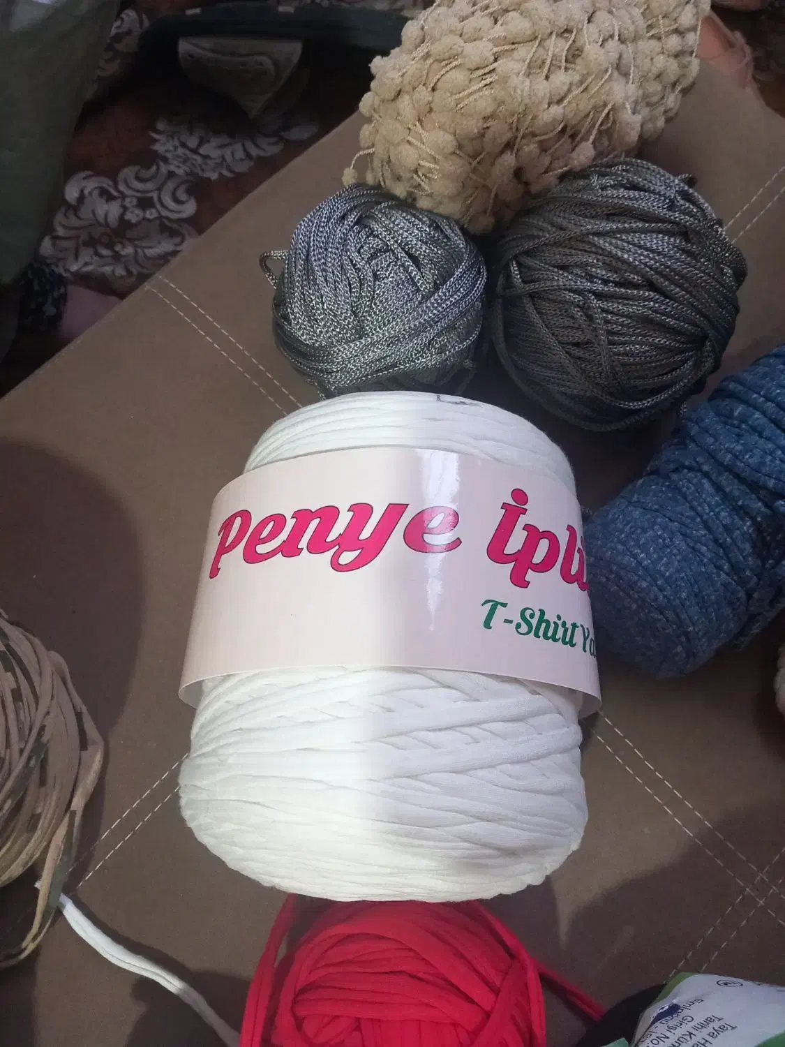 نخ تریکو|لوازم خیاطی و بافتنی|نسیم‌شهر, |دیوار