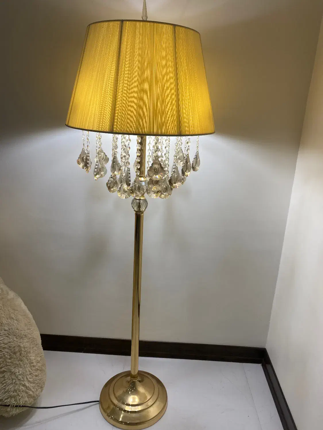 اباژور|چراغ خواب و آباژور|فردیس, فردیس|دیوار