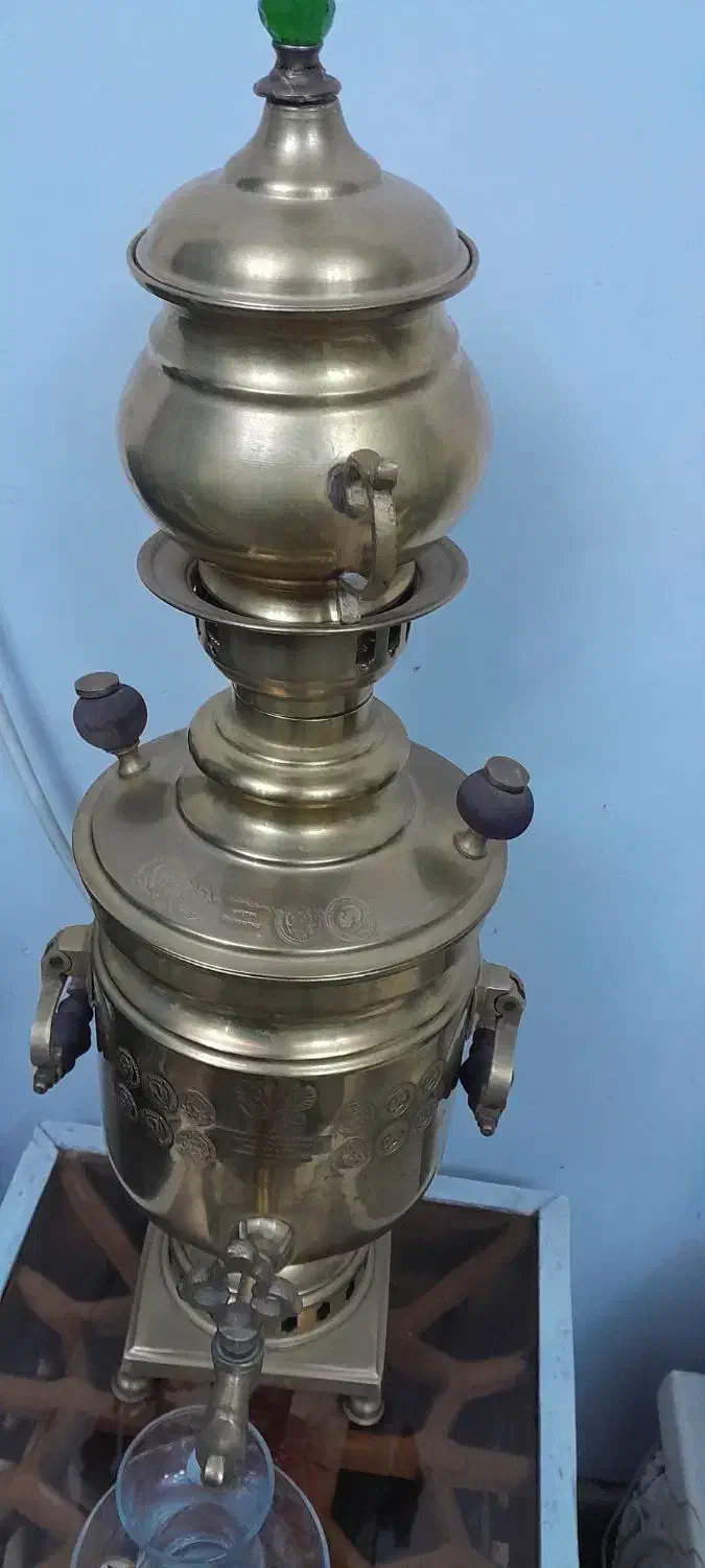 سماور برنجی روسی|کلکسیون اشیاء عتیقه|ری, ظهیرآباد|دیوار