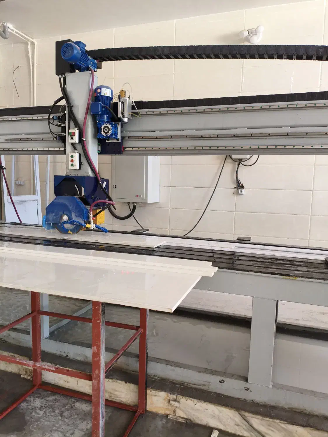 خدمات برش و ساخت صفحات کابینت کوارتز|مصالح و تجهیزات ساختمان|فولادشهر, فولادشهر|دیوار