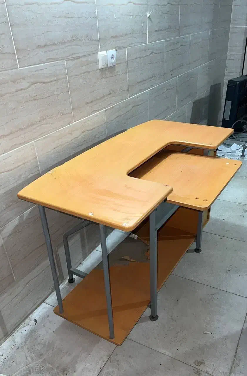 فروشی|میز تحریر و کامپیوتر|فومن, |دیوار