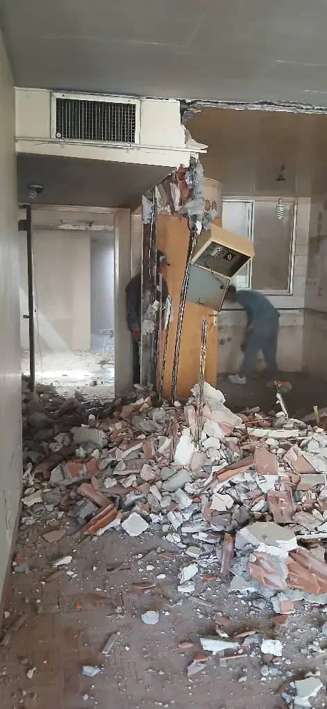 تخریب داخلی ساختمان دیوار آرک اپن شومنه سقفکاذب|خدمات پیشه و مهارت|تهران, فردوس|دیوار