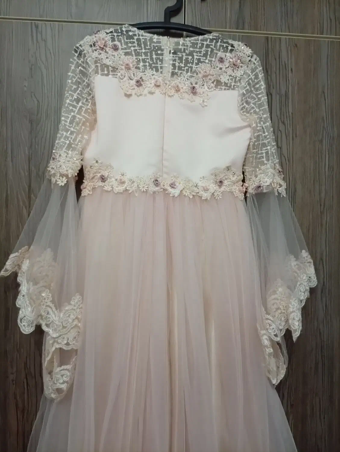 لباس مجلسی|لباس|بناب, |دیوار