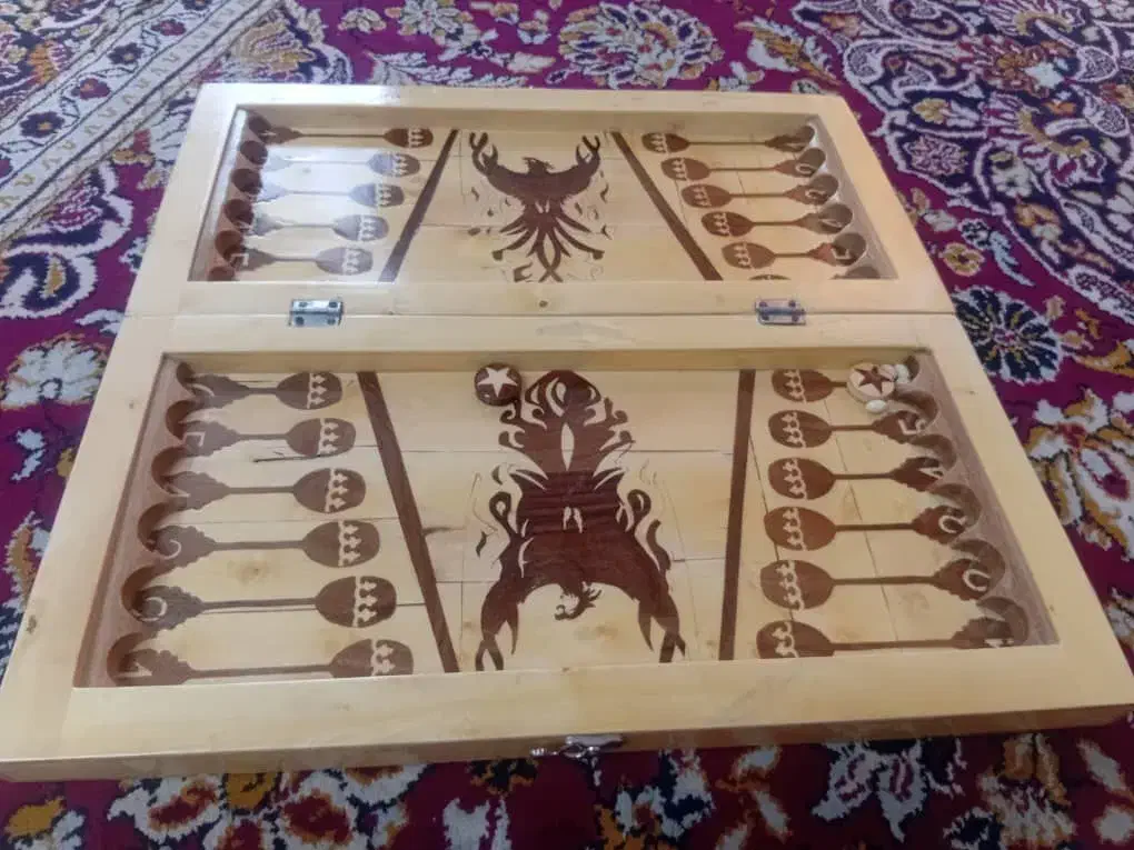 تخته نرد کار زندان|صنایع دستی و سایر لوازم تزئینی|شیراز, کرونی(خاتونک)|دیوار